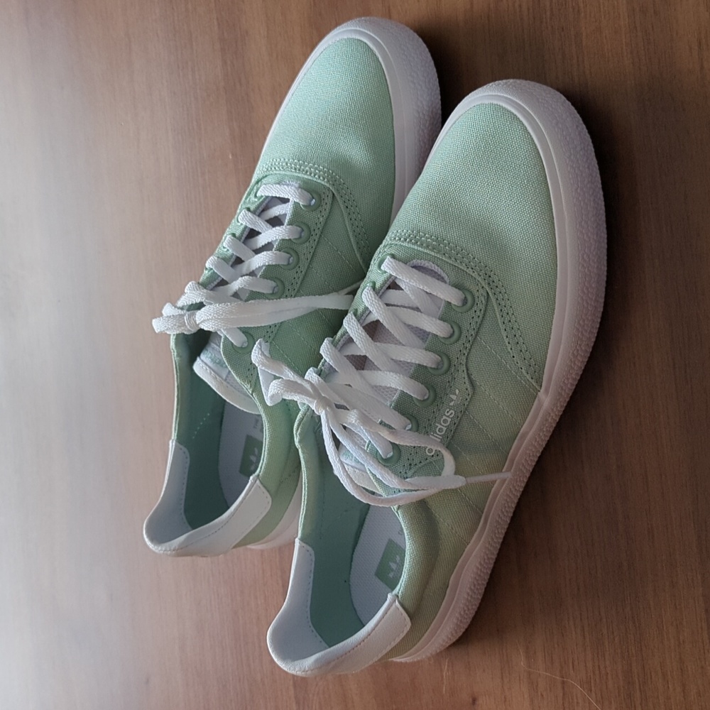 Adidas canvas sneakers - size US 8.5